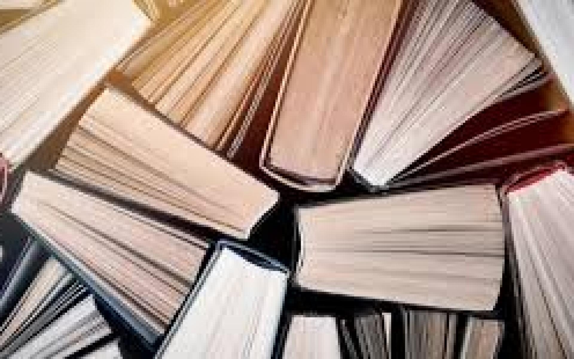 Bücher und CD/DVD