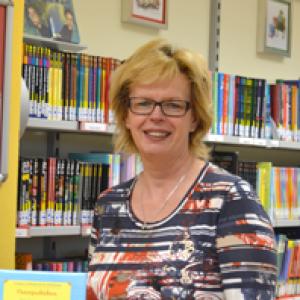 Bibliotheksmitarbeiterin: Eva Reedl