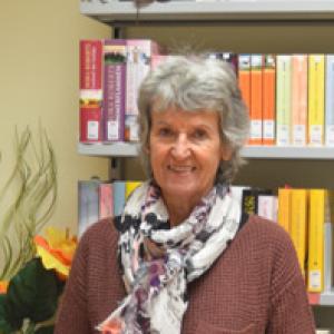 Bibliotheksmitarbeiterin: Helga Weyland